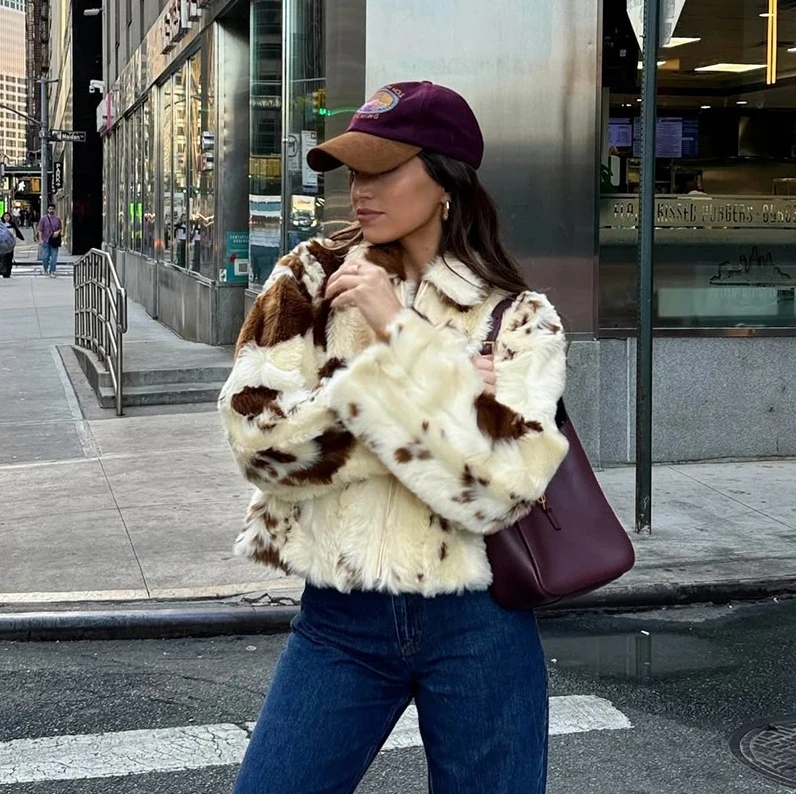 

Women 2025 Winter New Brand Fashion Warm Faux Fur Chic Street Girls Cow Print Fur Coat Jacket Autumn Iconic Streetwear