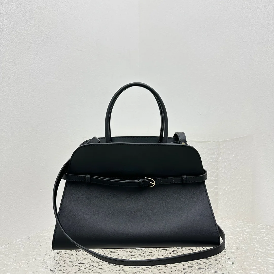 

2025 women top quality Leather plain weave hand-held crossbody bag, single-shoulder large-capacity travel shoulder bag