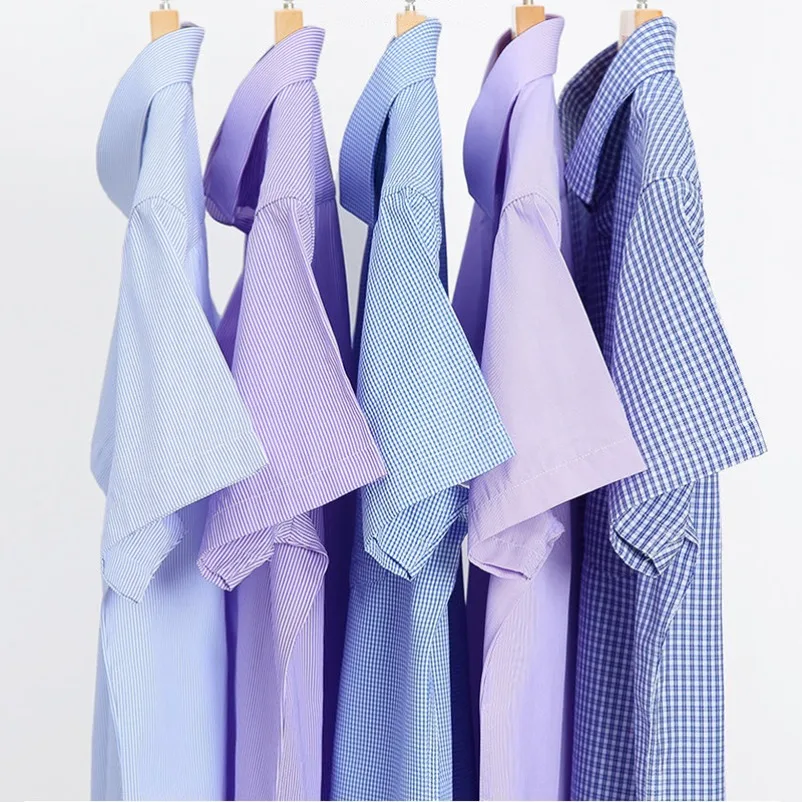 قميص كاجوال للأعمال بأكمام قصيرة للرجال، شريط كلاسيكي منقوش باللون الأرجواني والأزرق 6XL بالإضافة إلى مقاس كبير للجودة الاجتماعية اليومية #1