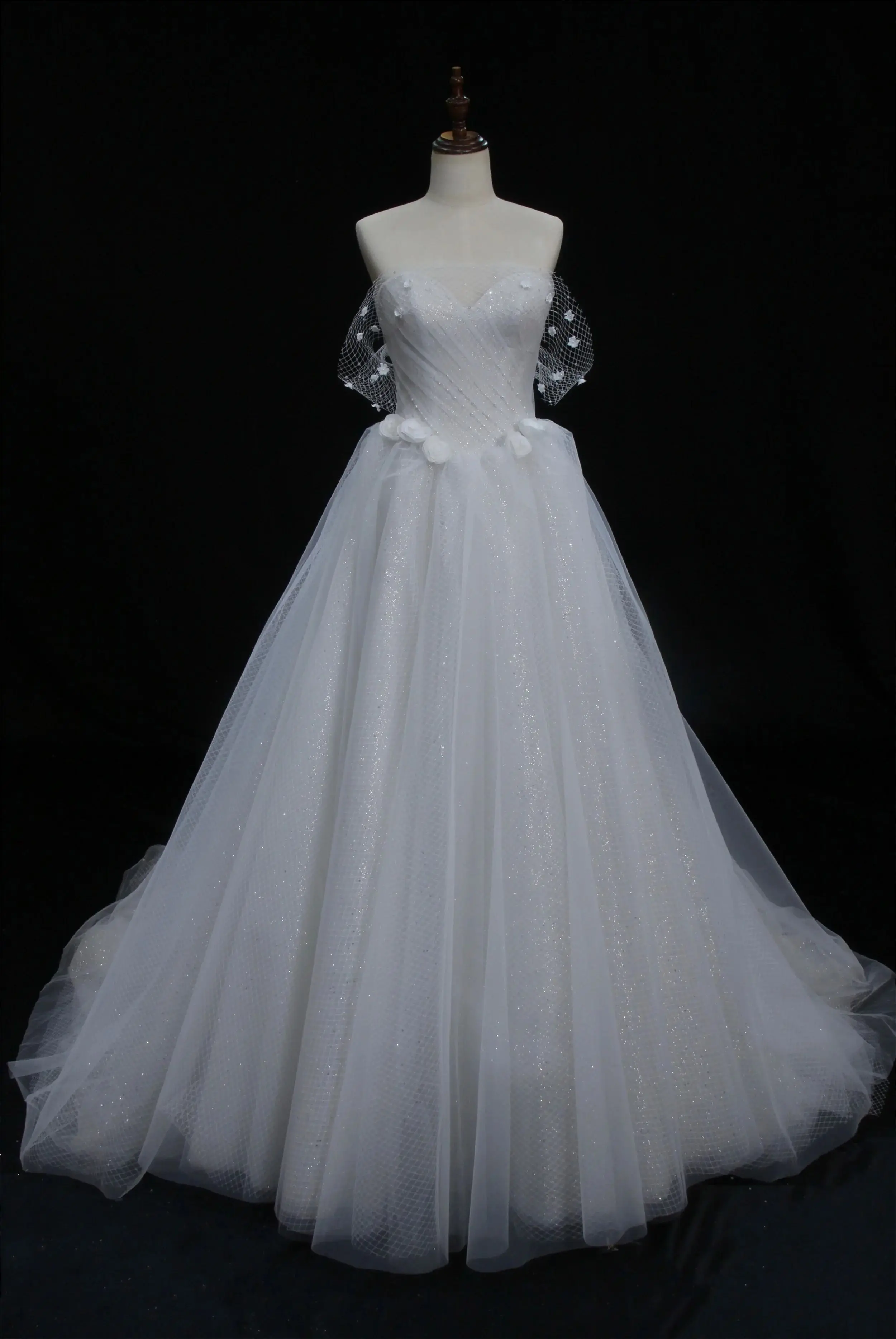 

Latest Dream High Quality Sleeveless Handmade Flowers Shiny Off White Wedding Dress A002