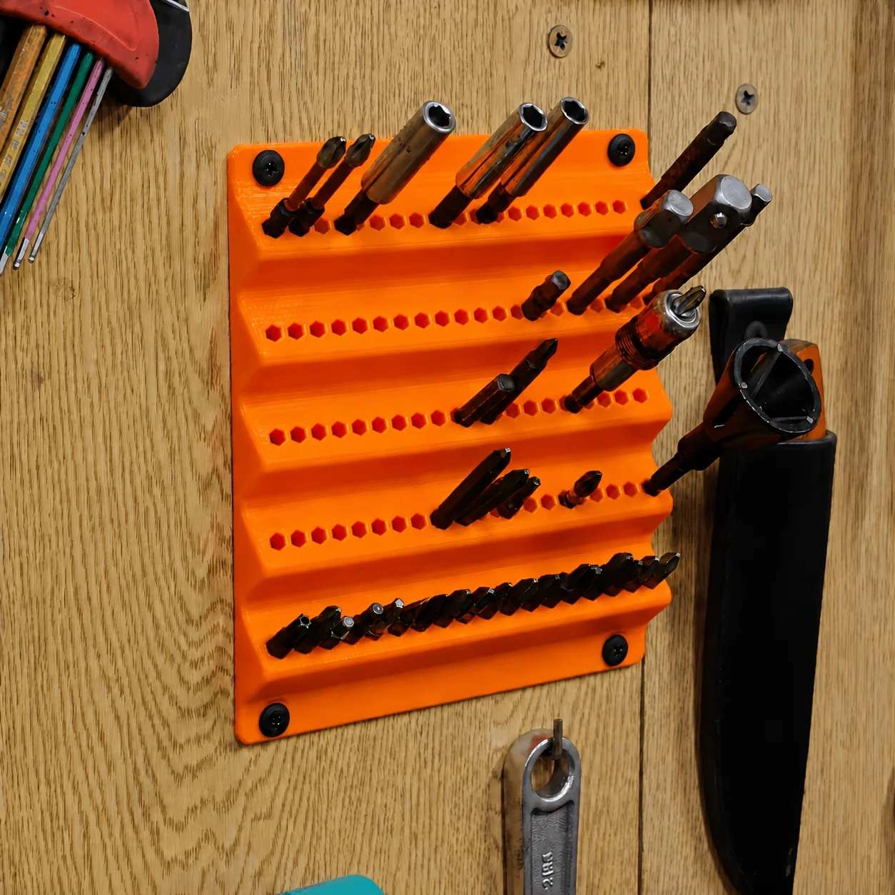 3D Printing Holder - ชั้นวางเก็บดอกไขควงแบบติดผนัง, ที่เก็บดอกไขควงหกเหลี่ยมพิมพ์ 3 มิติ สำหรับดอกไขควงขนาด 6.3