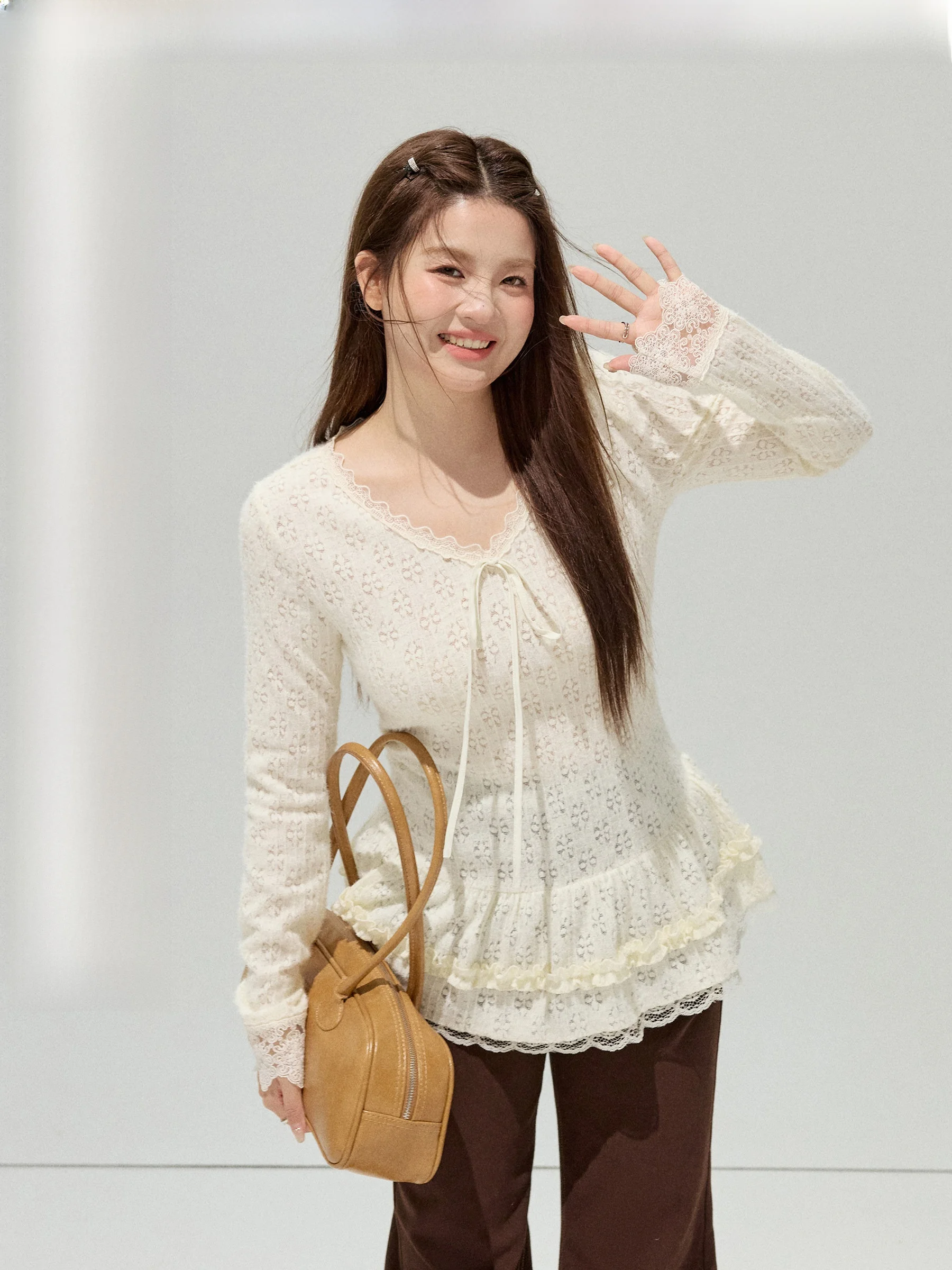 

Sweet Style Lace Trim V-Neck Slim Fit Top Large Size Inner Wear T-Shirt by Jululook Nylon Spandex Spring Fashion Ladies
