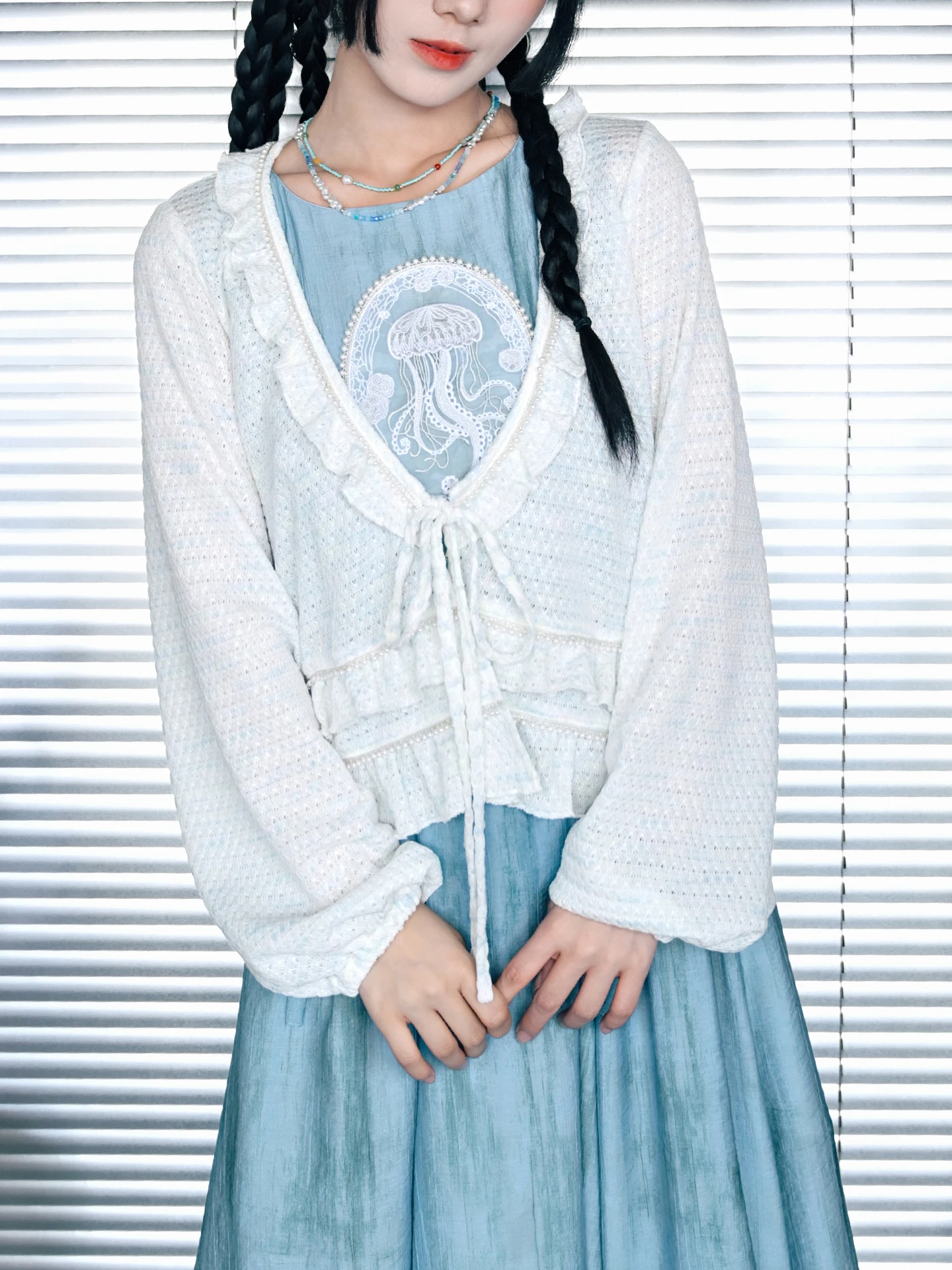 

Lightweight White Knitted Pearl Trim Open Cardigan Breathable V-Neck Short Sleeve Women's Polyester Fiber Casual Spring Summe...