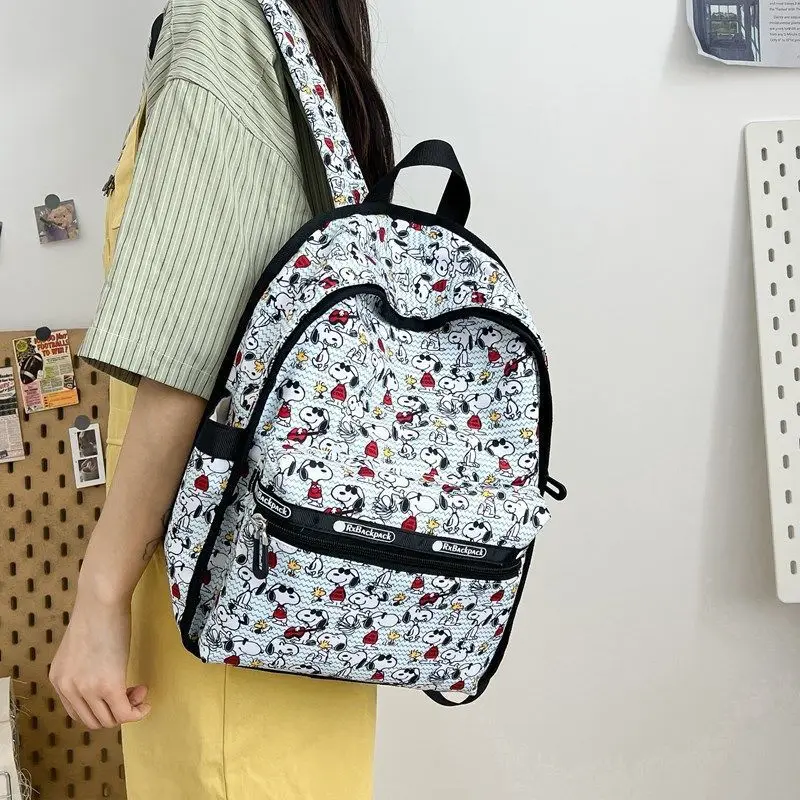 Snoopy Cartoon di bell\'aspetto carino moda nicchia Versatile borsa da scuola stampata Graffiti studente zaino zaino leggero