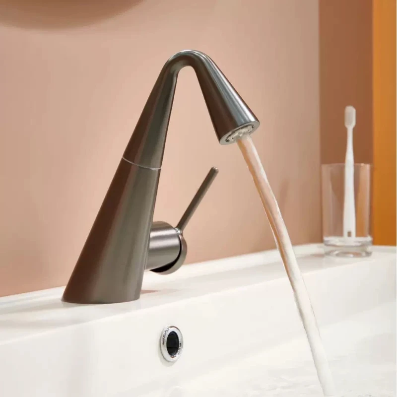 

Полностью медный туалетный столик с умывальником, смесителем (горячей и холодной водой), брызгозащищенный дизайн.