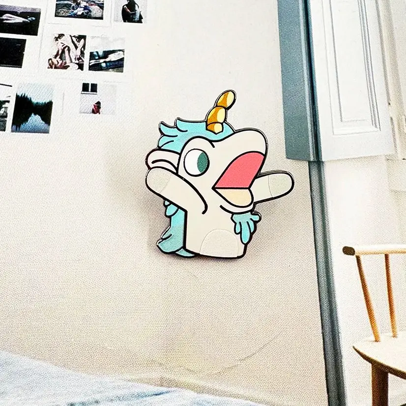 Cartoon Einhorn Handpuppe Emaille Pin Süßes oder Saures Cartoon Kinder Abzeichen Zubehör Kind Geschenk