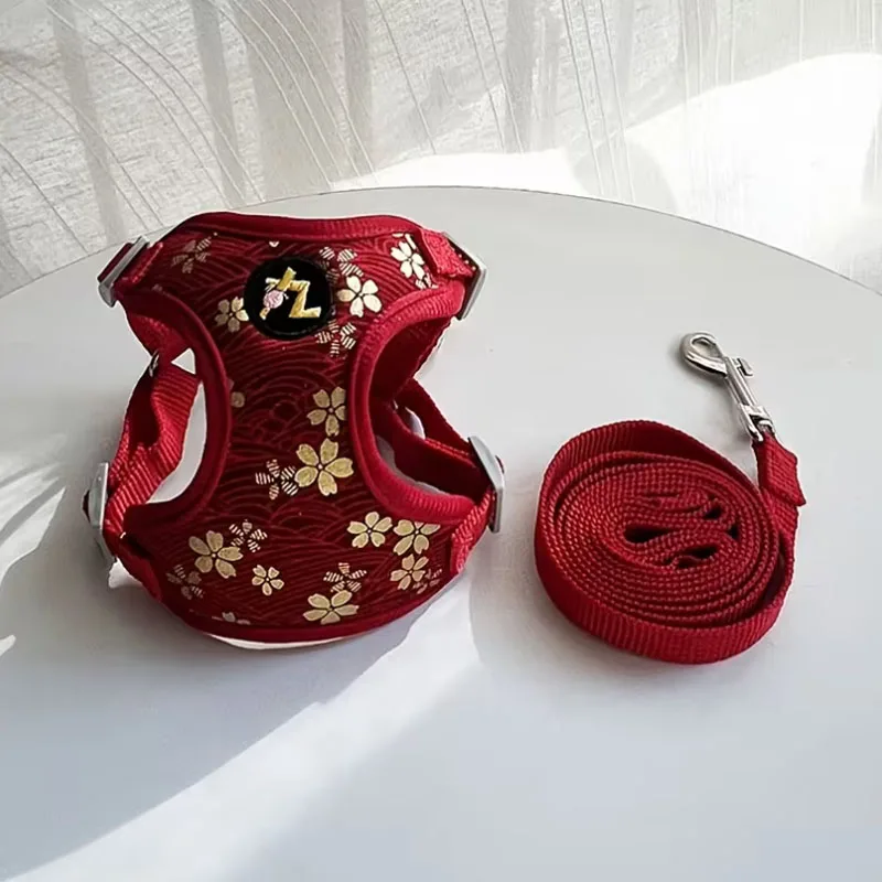 Verstellbares Hundegeschirr ohne Ziehen für kleine und mittelgroße Hunde – Traditionelle chinesische Tang-Farbmuster, Blumendesigns, atmungsaktives und bequemes Westen-Design, geeignet für Spaziergänge, Wanderungen, für Pomeranian, Pudel, Bichon Frisé – Nur Handwäsche, Hundezubehör | Lebendige Hundezubehörteile | Sicherheits-Metallring – Detail 5