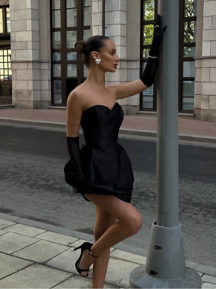 セクシーなチューブトップパーティーバッドショートドレス女性ソリッドノースリーブチューブトップバックレスAラインイブニングドレス女性ファッション春ローブ