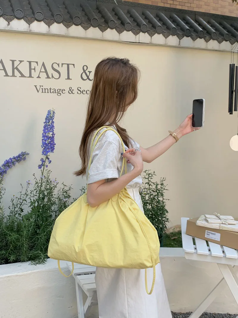 

Casual Overlarge Drawsting Women Shoulder Bags Designer Nylon Lady Handbags Big Capacity Shopper Purses