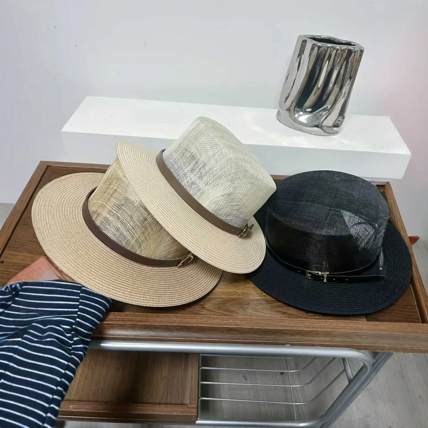 women's-straw-hat-flat-top-sun-protection-beach-vacation-hat-summer-new-style-breathable-wide-brim-hat-beachside-gift-hat