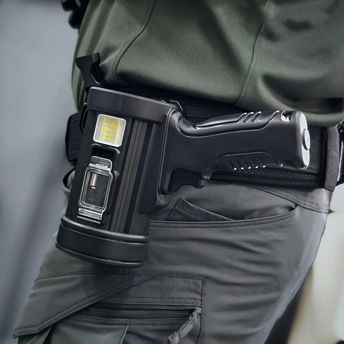 

Tactical Handheld Searchlight Outdoor Camping Adventure Survival Equipment Quick-Pull Flashlight Emergency with Solar Charger