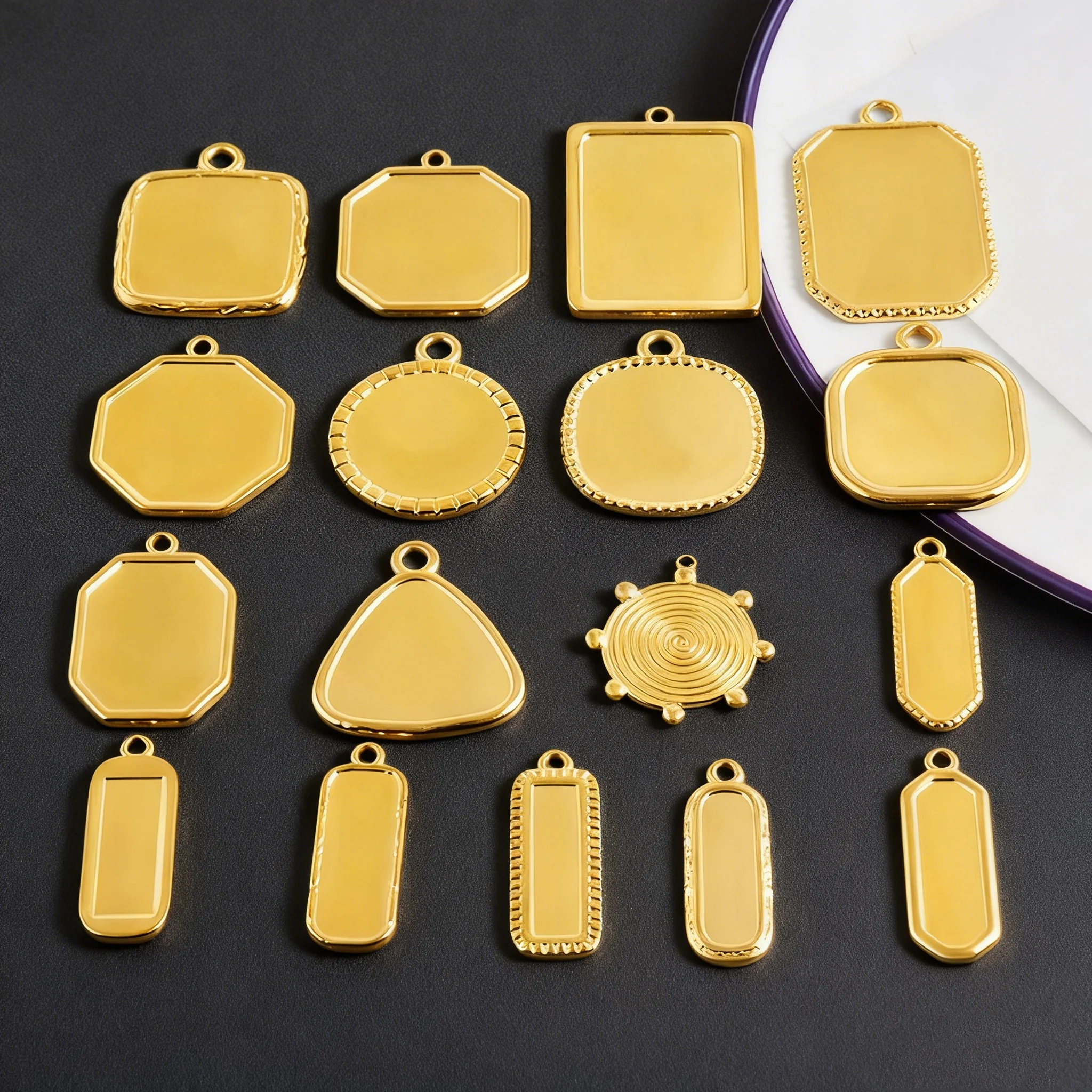 

Vintage 7pcs/Lot Gold Color Geometric Blank Tray Pendant Stainless Steel Minimalist Chunky Pendants DIY Handmade Fashion Jewelry