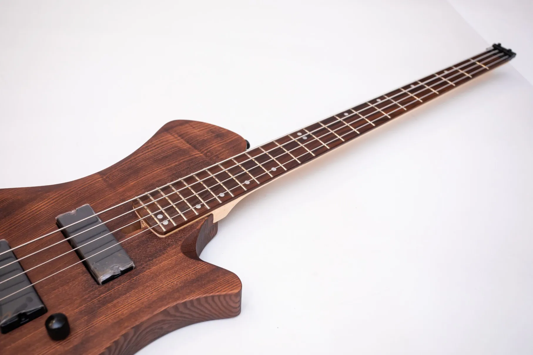 Factory directly sold, customizable, 4 string headless bass, elm organ, rosewood fingerboard, in stock!