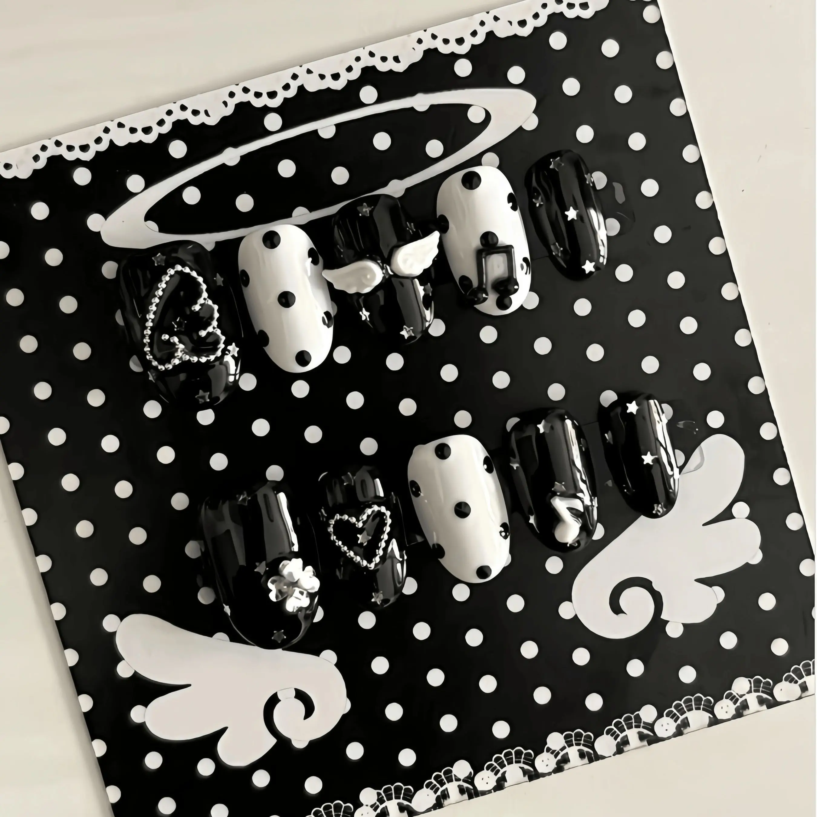 10 Pieces of Handmade Oval Full-Cover Nail Tips, Medium Length, Black and White Contrasting Colors, Subculture Sweet-Cool Style, Suitable for Women and Girls, Perfect for Halloween, Trendy Parties, and as a Gift, Comes with 1 Piece of Jelly Glue and 1 Nail File