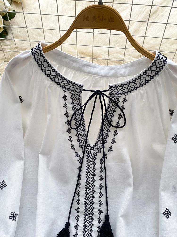 Printemps automne nouveau femmes rétro Style ethnique lanterne manches chemise décontracté ample dentelle Totem brodé Blouse haut D47