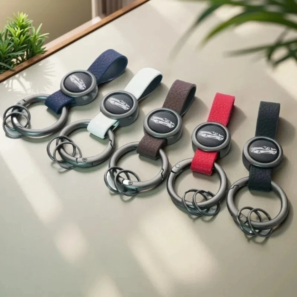 

Custom Logo Name Leather Keychain Creative Idea Couple Key Ring Buckle Chains Metal Vintage Keyring Pendant Car Moto Gift