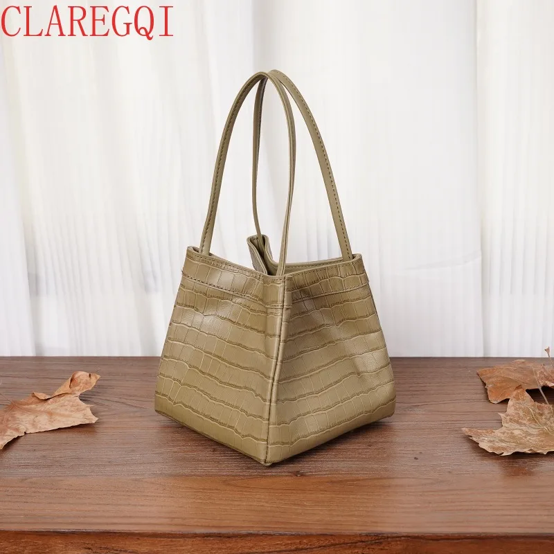 CLAREGQI  Hot Style LargeCapacity Cattle Hide Crocodile Pattern Shoulder Bagwomen Fashionable The Tote Bag Commuting Leather Bag