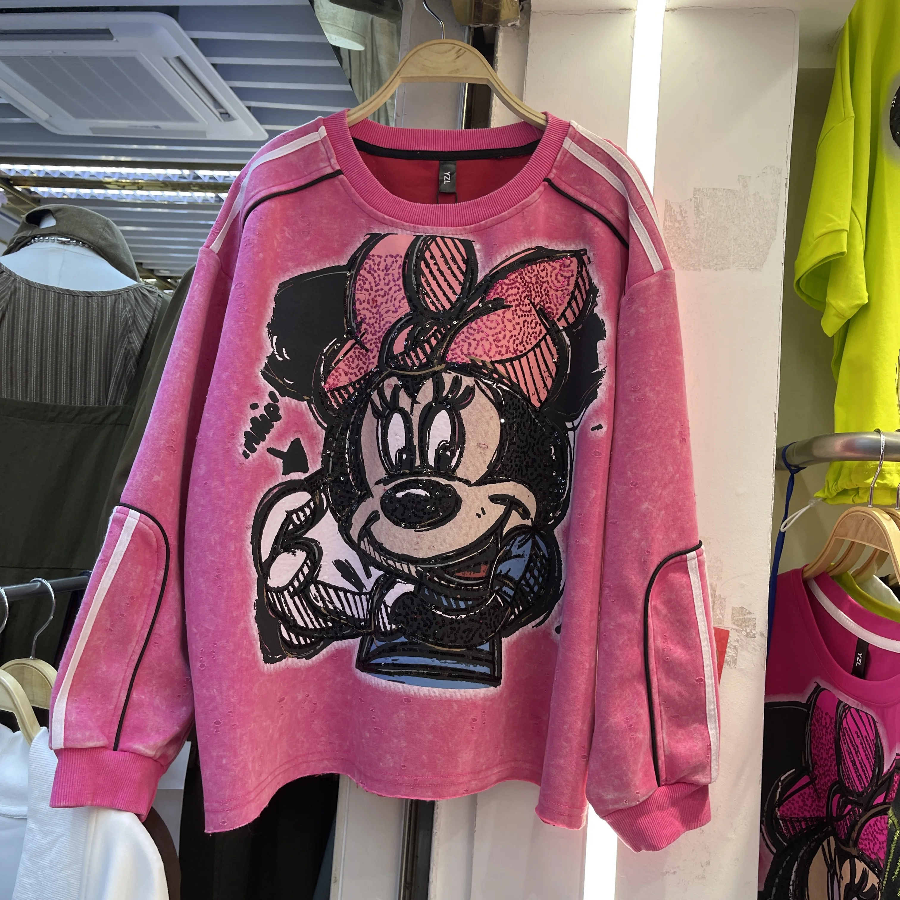 2025 Autumn Heavy Washed Cotton Cartoon Print Loose Round Neck Pullover Sweatshirt for Women Casual Sequin Oversized Top