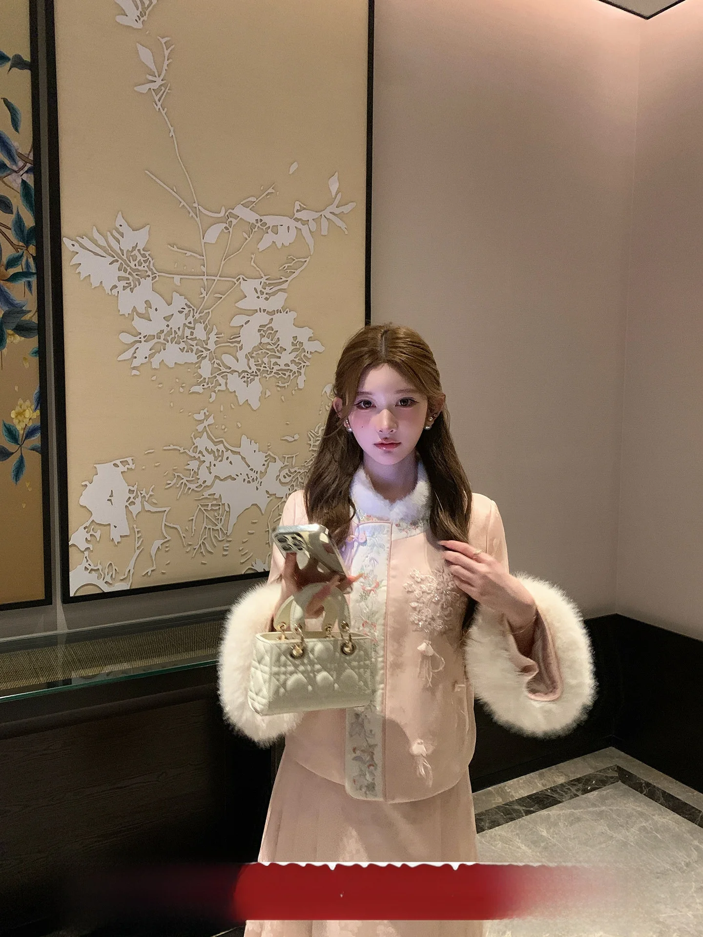 

Комплект NMIOK: Китайский атласный жакет с вышивкой и бисером и юбка – Теплый, модный женский наряд для весны, осени и зимы