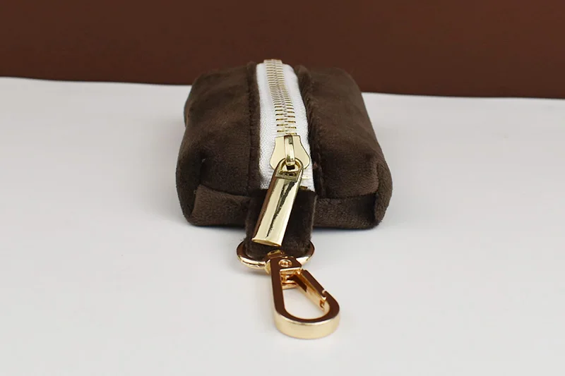 Dunkelbraunes Samt-Hundehalsband und Leinen-Set für Hunde, individuell graviertes Namensschild, Heimtierbedarf, Hundeleine, Samt11 – Detail 10