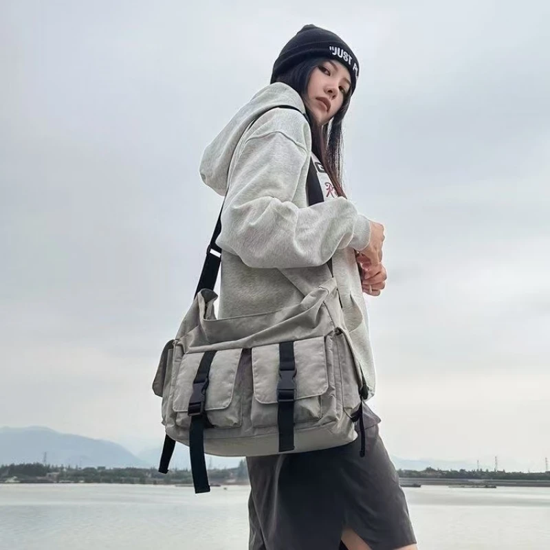 

Fashion Lightweight Compact Crossbody Shoulder Bag for Students Commuting Leisure Daily Use ﻿