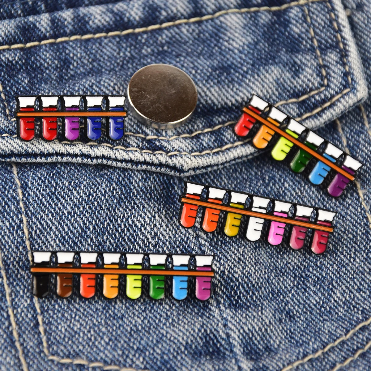 Regenbogen Reagenzglas DNA Mikroskop molekulare Formel Katze Hund Arzt Abzeichen Punk Anstecknadeln Schmuck kreative Wissenschaft Pin Chemie