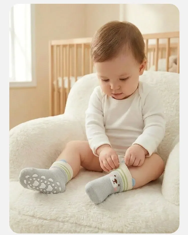 3/6 Paar Baby-Anti-Rutsch-Bodensocken mit Streifenmuster, niedliche Cartoon-Motive, weiche Baumwollsocken für den Innenbereich, Kindersocken zum Laufen. – Detail 10