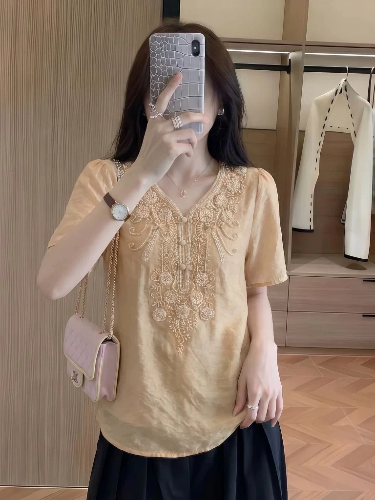 

Stunning Embroidered V-Neck Short Sleeve Shirt Women's plus Size Beautiful Top Korean Style Commute Fashion Loose Fit