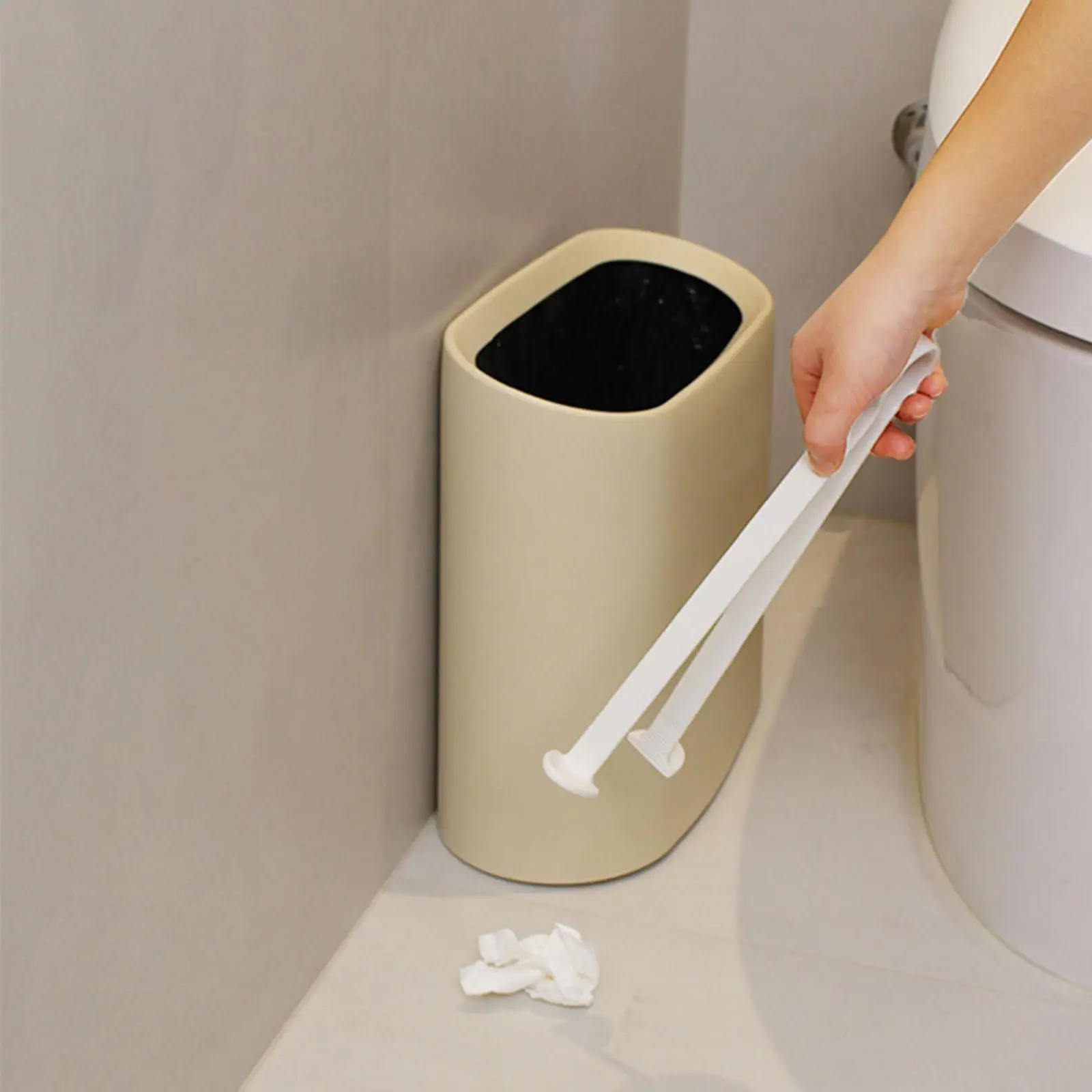 

Litter Picker Garbage Clamp White Flat Bottom Pickup Tool Reacher Tool for Outdoor behind Furniture Elderly Rooms Lawn