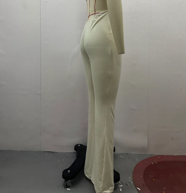 Solid color low cut U-neck elastic tight and sexy sleeveless jumpsuit women's fashion 2025 summer new women's clothing