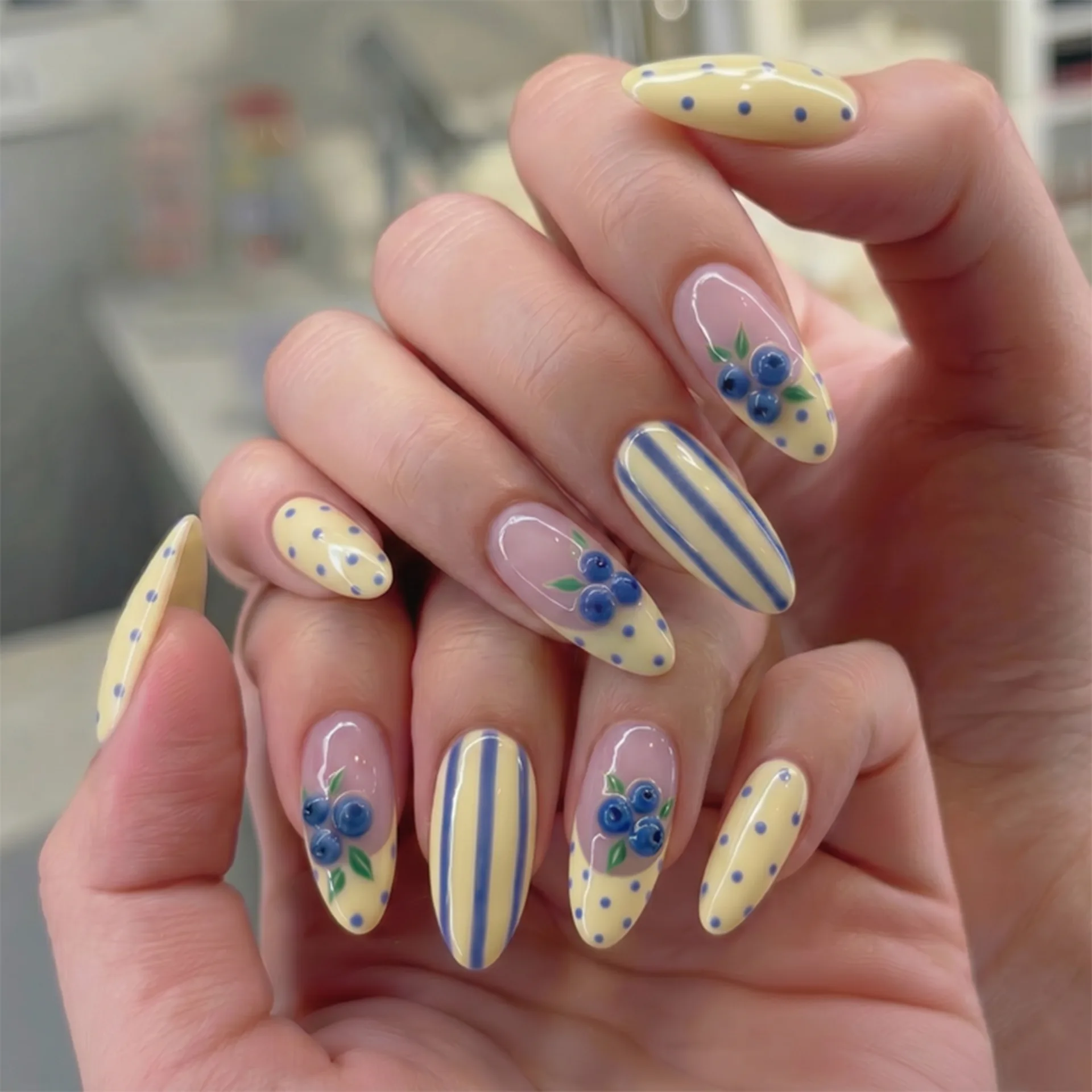 Lefan Simple and Fresh 3D Blueberry Wearing Nail Art Nail Piece Almond Nail Fake Nail Wearing Nail Piece
