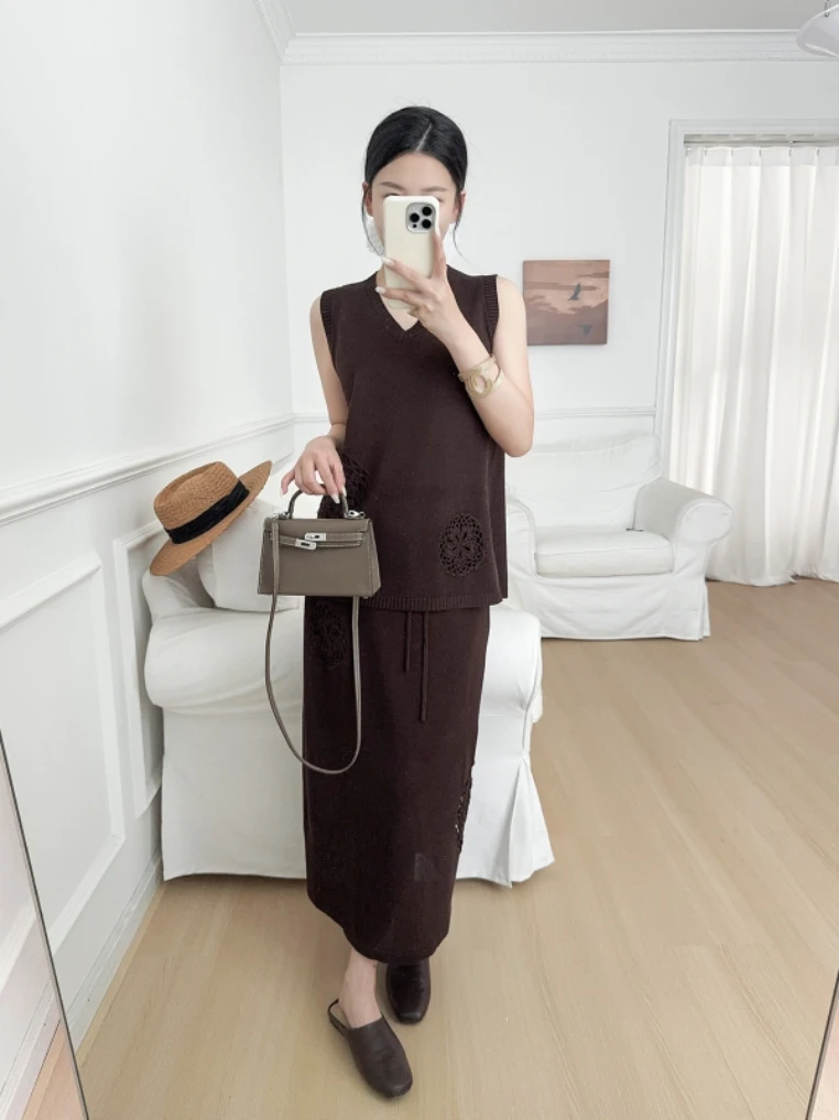 

Skin-friendly Breathable Casual Knitted Vest Skirt Set Summer 2025 Korean Sle f-length Hook Flower Design Faion Ensemble