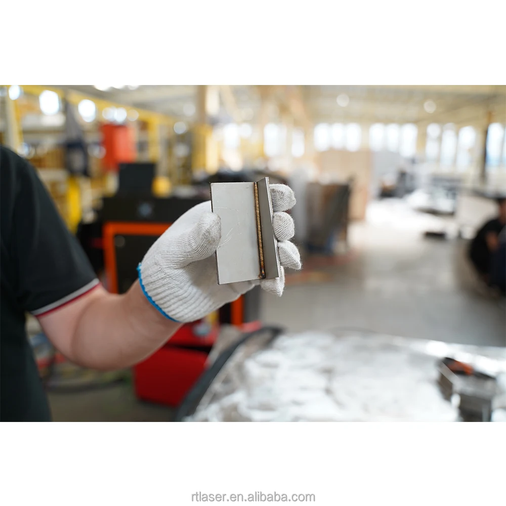 Small Pulse Efficient Convenient 1000W 1500W 2000w  Laser  Cleaning Machine for Multiple Metal