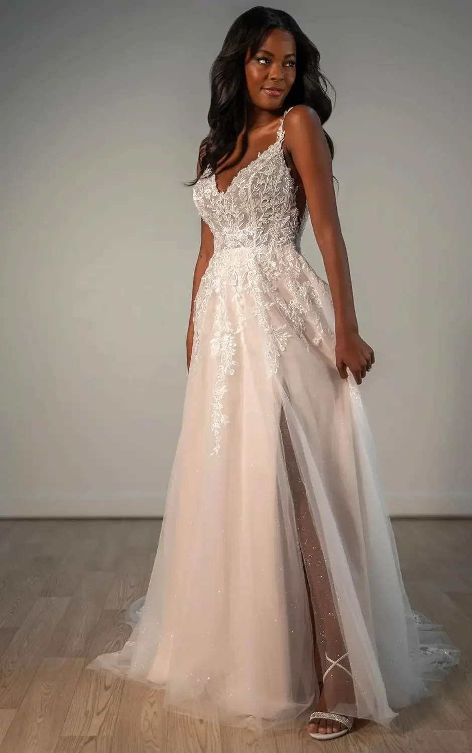 فساتين زفاف مصنوعة حسب الطلب للعروس فستان زفاف طويل مزين بالدانتيل من التول فستان زفاف شاطئ بوهو فستان أبيض