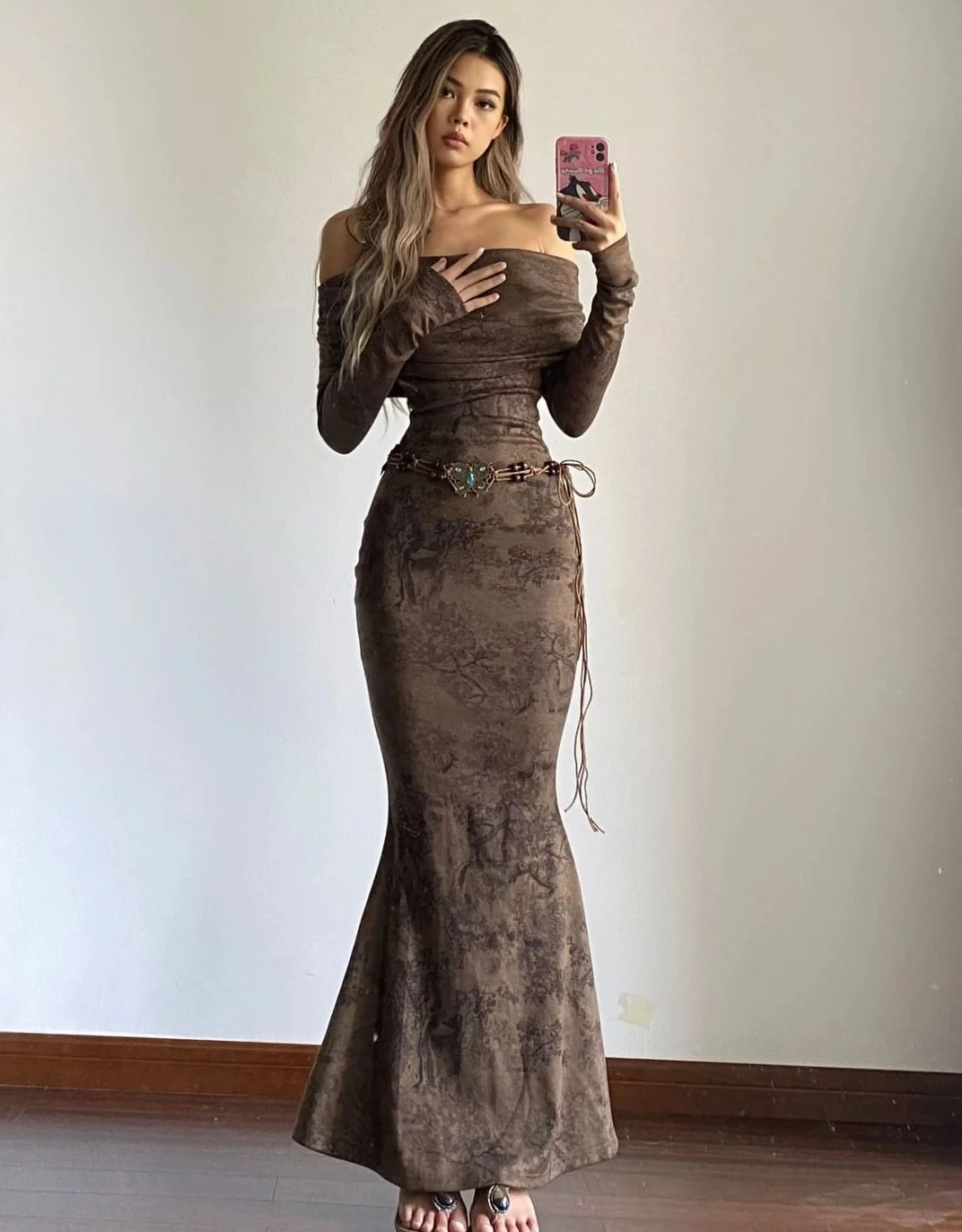 Sand Dune Brown Wasteland Wind BOHO Off-Shoulder Long Sleeve Cinched Waist Hip-Hugging Fish Tail Chic High-End Dress with Belt