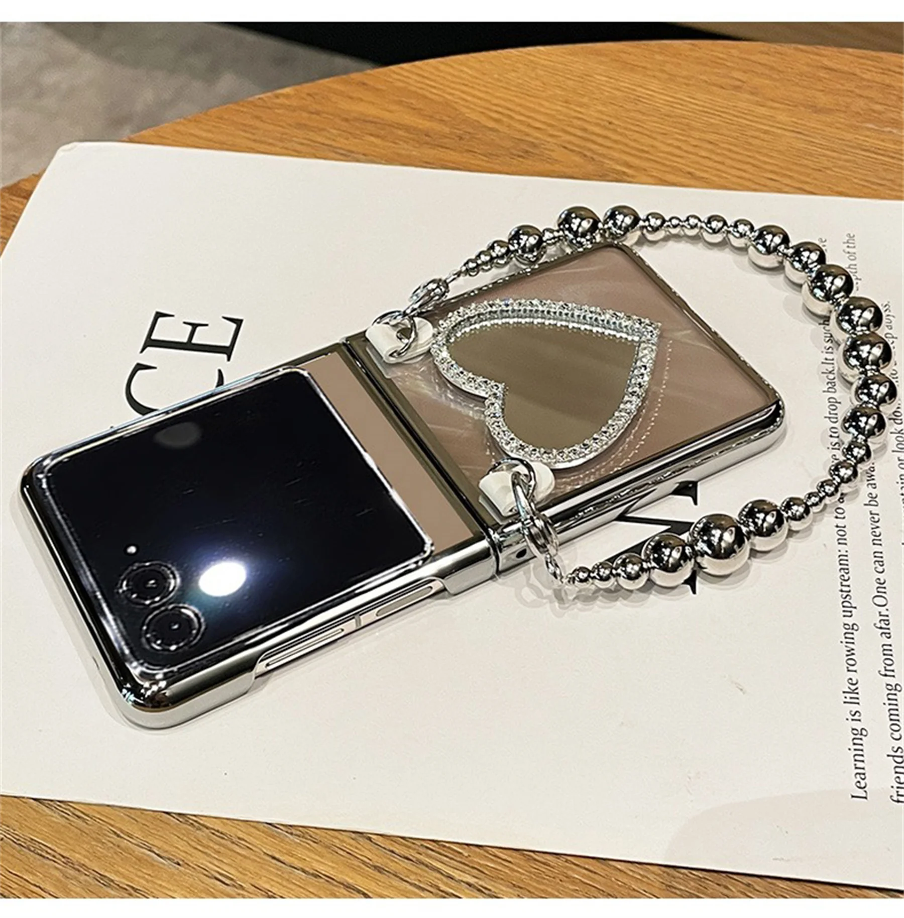 Korean Luxury Plating Transparent Heart Mirror Bracelet Chain Case For Motorola Moto Razr 40 50 Ultra 40 Ultra Shockproof Cover