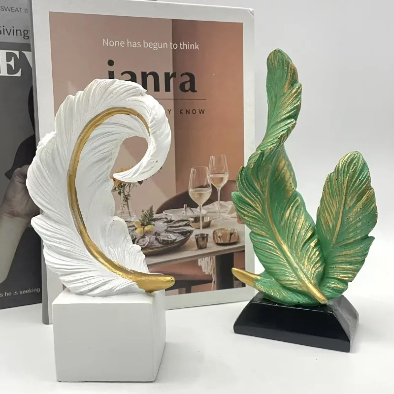 Nordic Resin Gilded Feather Sculpture Modern Abstract Irregular Simulated Feather Statue Bookshelf Ornament Aesthetic Decoration