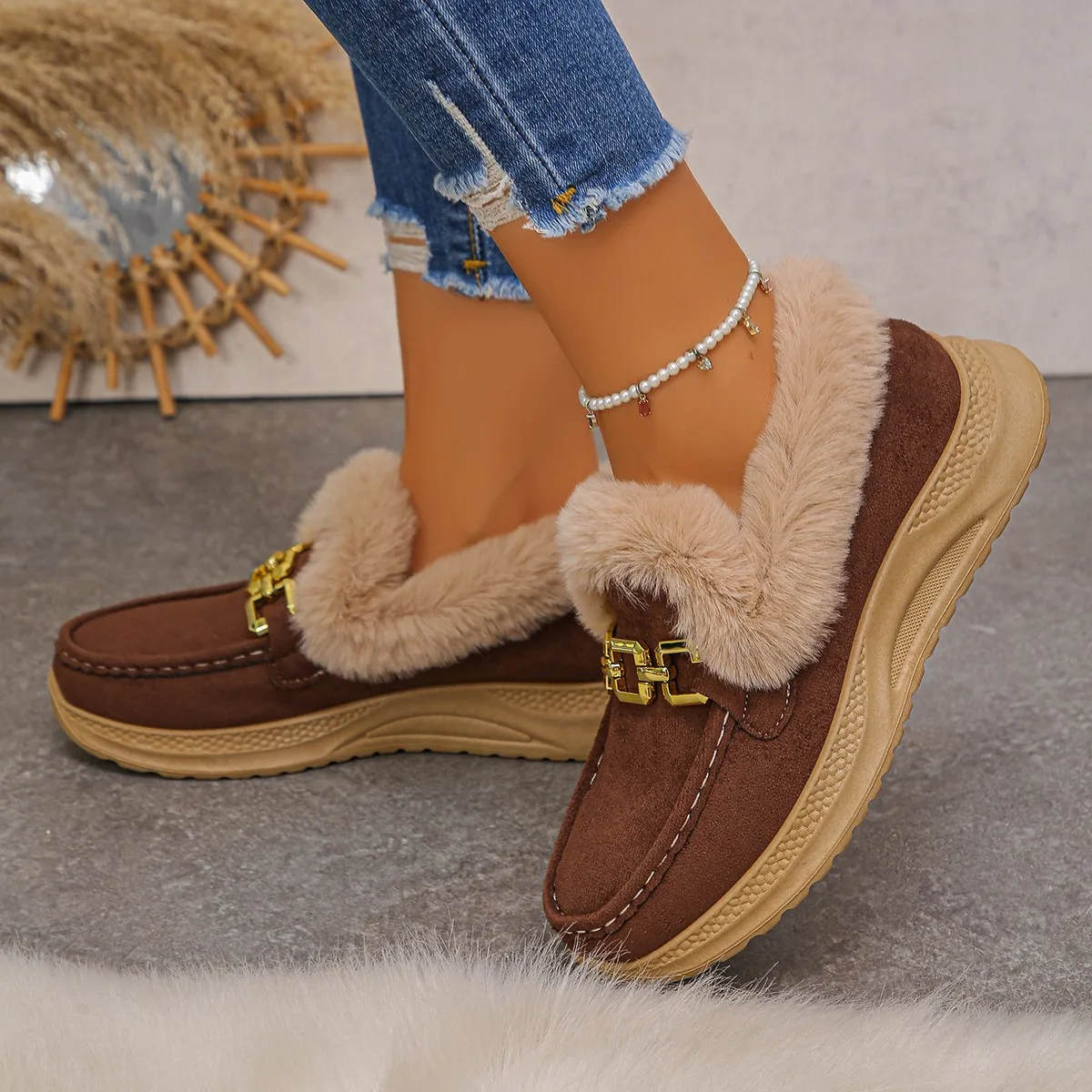 Winter Women Anti slip thick sole Inside Plush Warm suede Ankle Boots Fashion Metal chain decoration Outdoor Snow Short boots