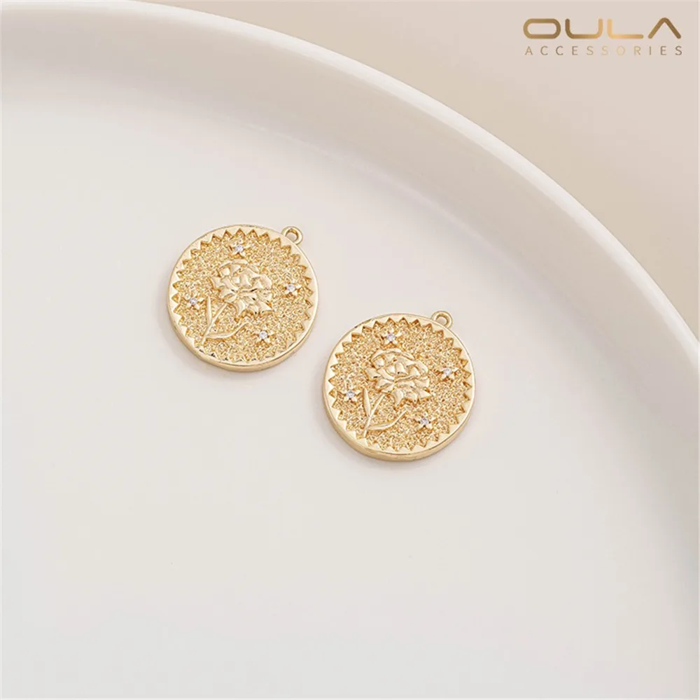 1 peça 14k revestido de cobre ouro real pingente redondo de flor de aniversário de dezembro, colar diy, cabide de corrente de suéter, pingente elegante