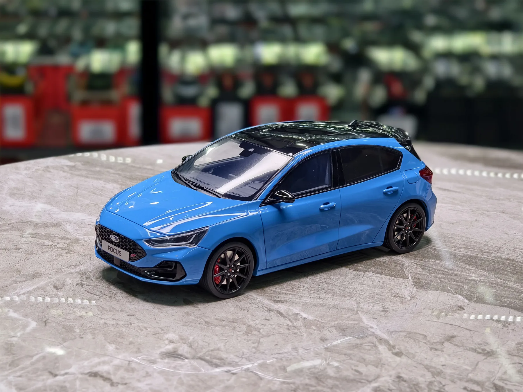 OTTO 1:18 التركيز ST EDITION AZURE 2024 محاكاة طبعة محدودة الراتنج معدن ثابت سيارة لعبة مجسمة هدية #2