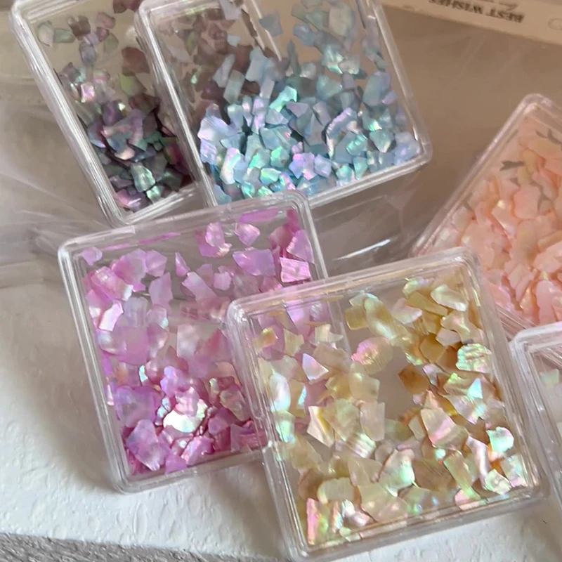 1箱 オーロラシェルフレーク アワビネイルチャーム 薄い天然不規則スライスシェルストーン スパンコール マニキュアアートデコレーション