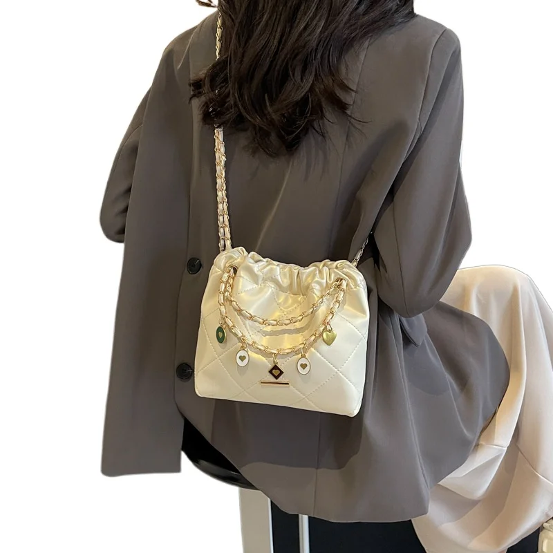 

Niche simple ins small fragrant wind bag 2025 new fashion diamond lattice bucket bag hundred with mini shoulder crossbody bags