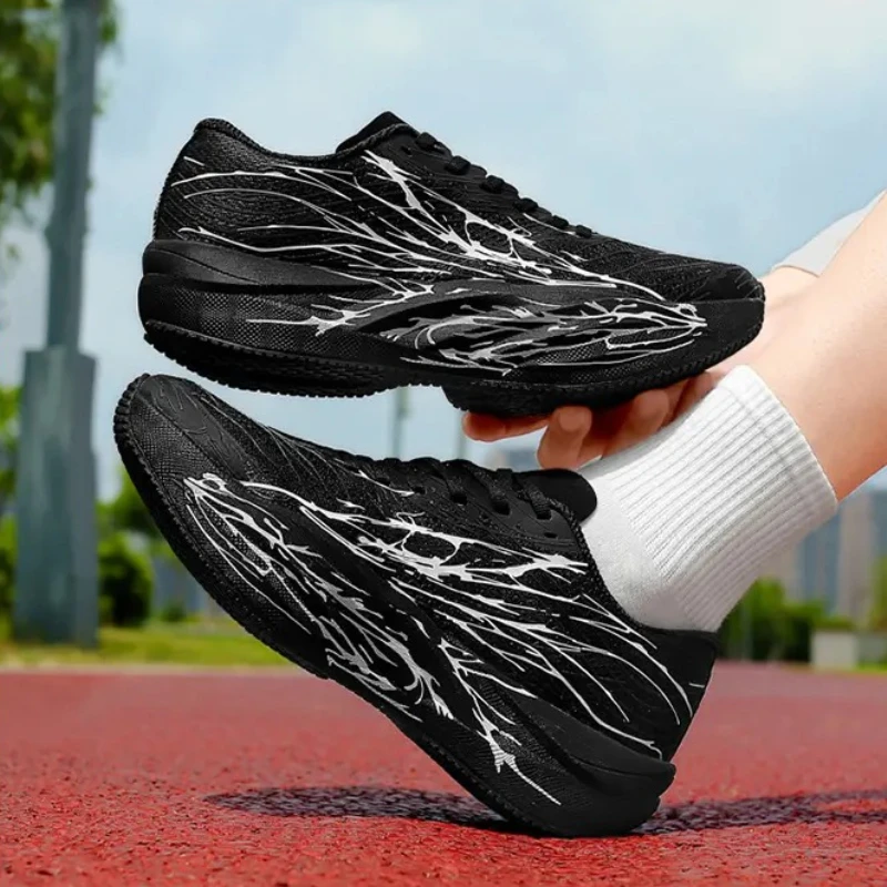 รองเท้าวิ่งผู้ชายการฝึกอบรมพิเศษมาราธอนกีฬาระบายอากาศได้น้ำหนักเบาผู้หญิงสบายรองเท้าผ้าใบพักผ่อนไม่ลื่นไถล