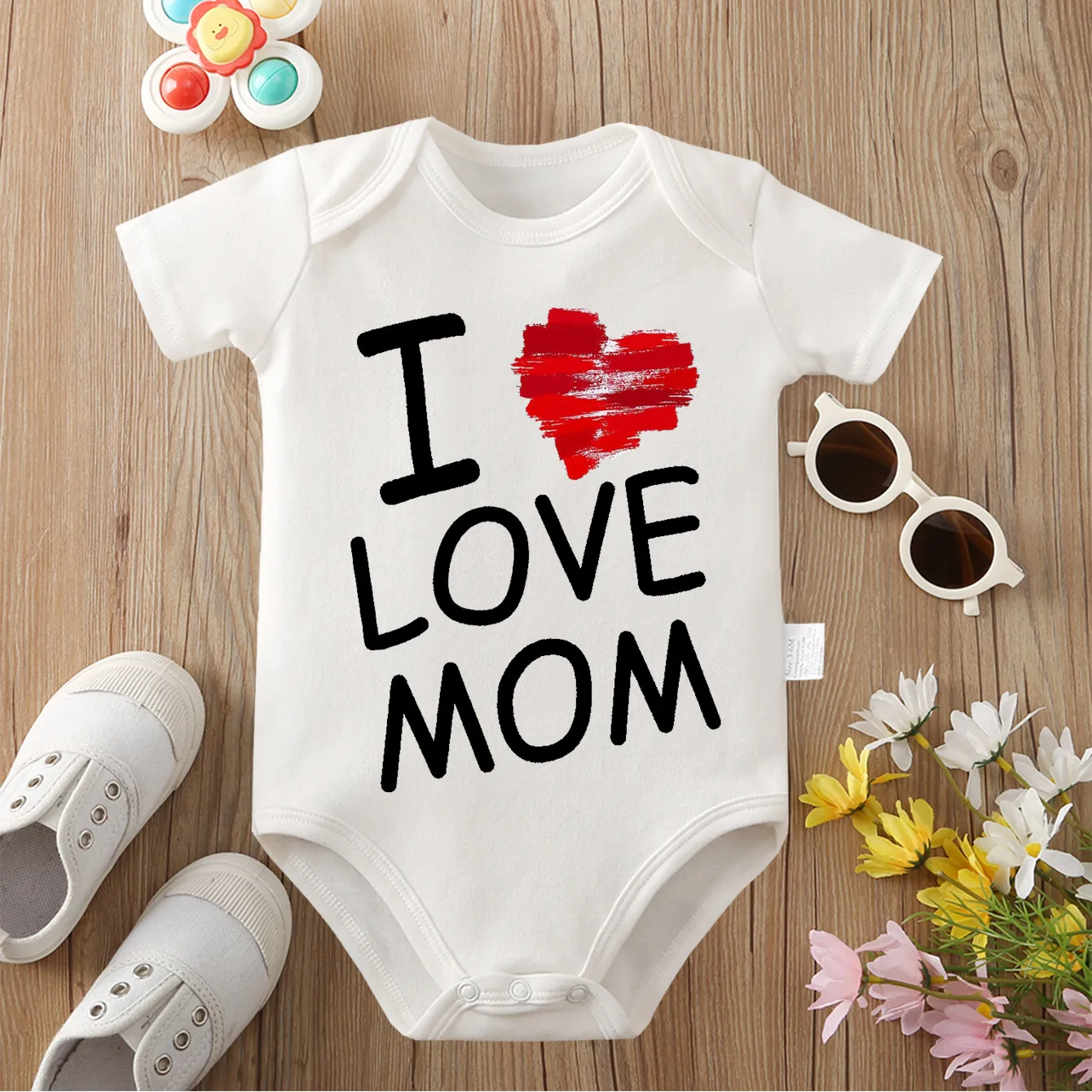 

I Love Mom Exquisite Print 100% Cotton Cloths Comfortable Soft Onesie Bodysuit for Baby Jumpsuit for 0 To 12 Months Newborn