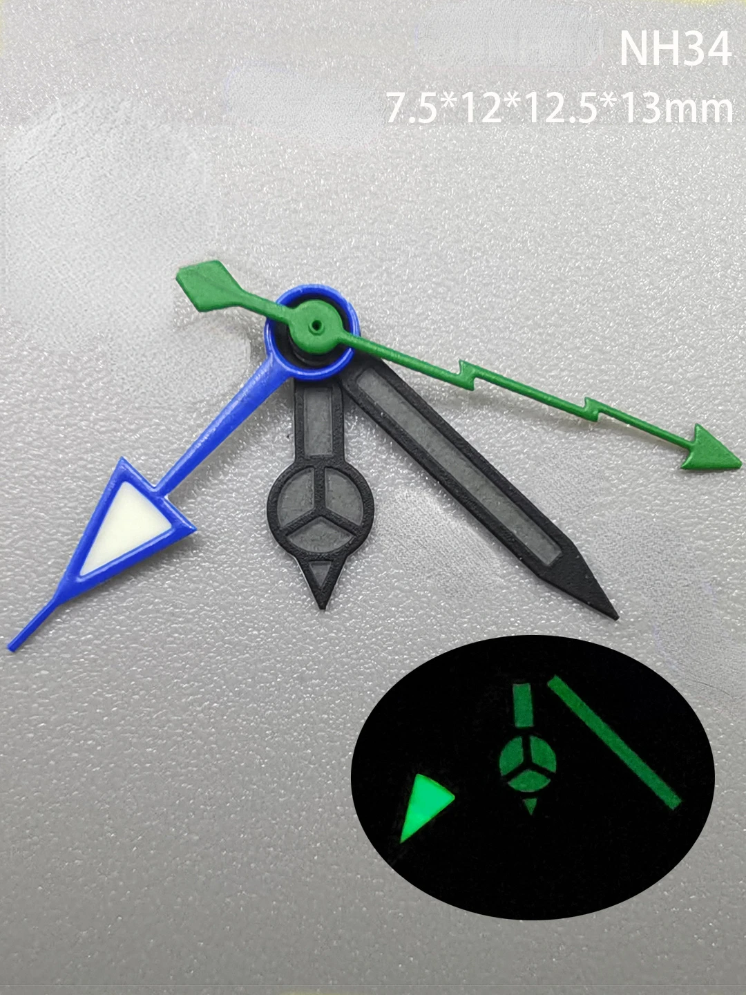 นาฬิกาพอยเตอร์ที่ปรับเปลี่ยนแล้ว GMT เข้ากันได้กับการเคลื่อนไหวของ NH34สามารถจับคู่กับ NH35ในร้านค้า bpointer สีดำอุปกรณ์เสริม