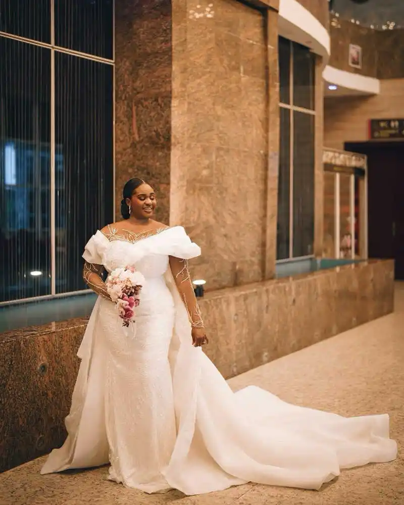 Plus Size Mermaid Wedding Dress O Neck Sequins Beaded Bride Dresses Simple Long Sleeve Sweep Train Bridal Gowns Customized