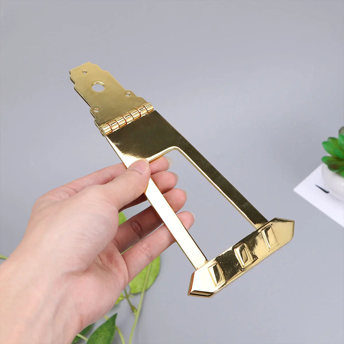 

6 String Metal Jazz Guitar Tailpiece Square Design Golden Color Easy Install Replacement Bridge Screw