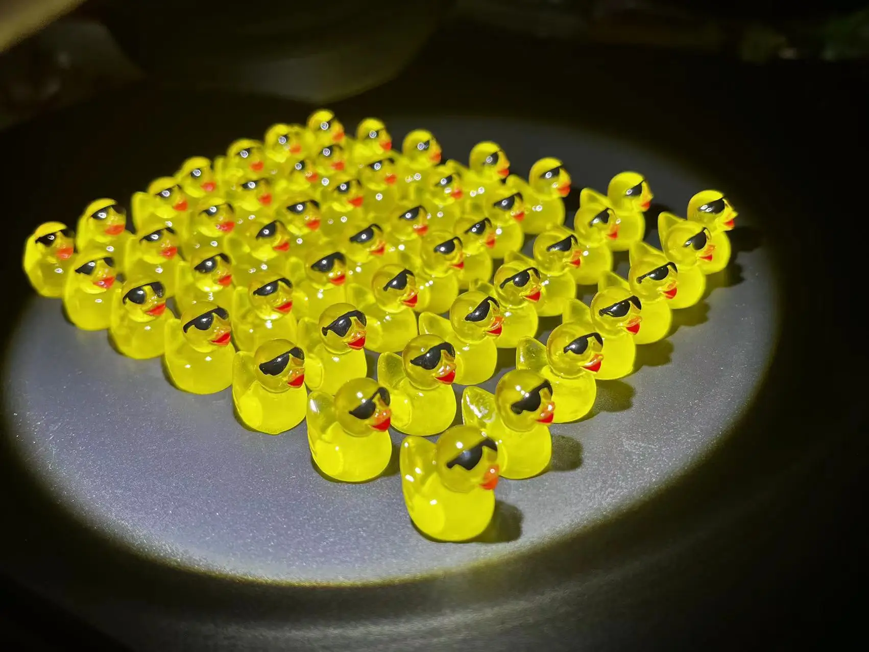 50PCS Luminous Mini Ducks with Glasses Fairy Garden DIY Accessories Miniature Yellow Duck Desk Decoration Figures Glow At Night