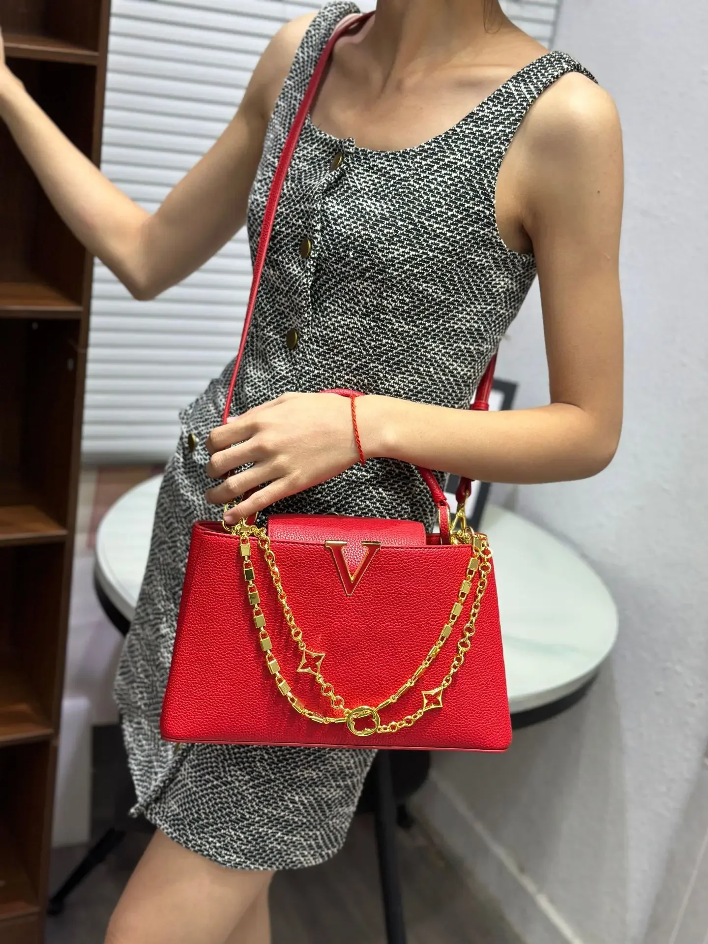 

2025 Stylish Tote Bag with Adjustable Chain Strap, Convertible As Shoulder Crossbody Handbag, Pebbled Leather