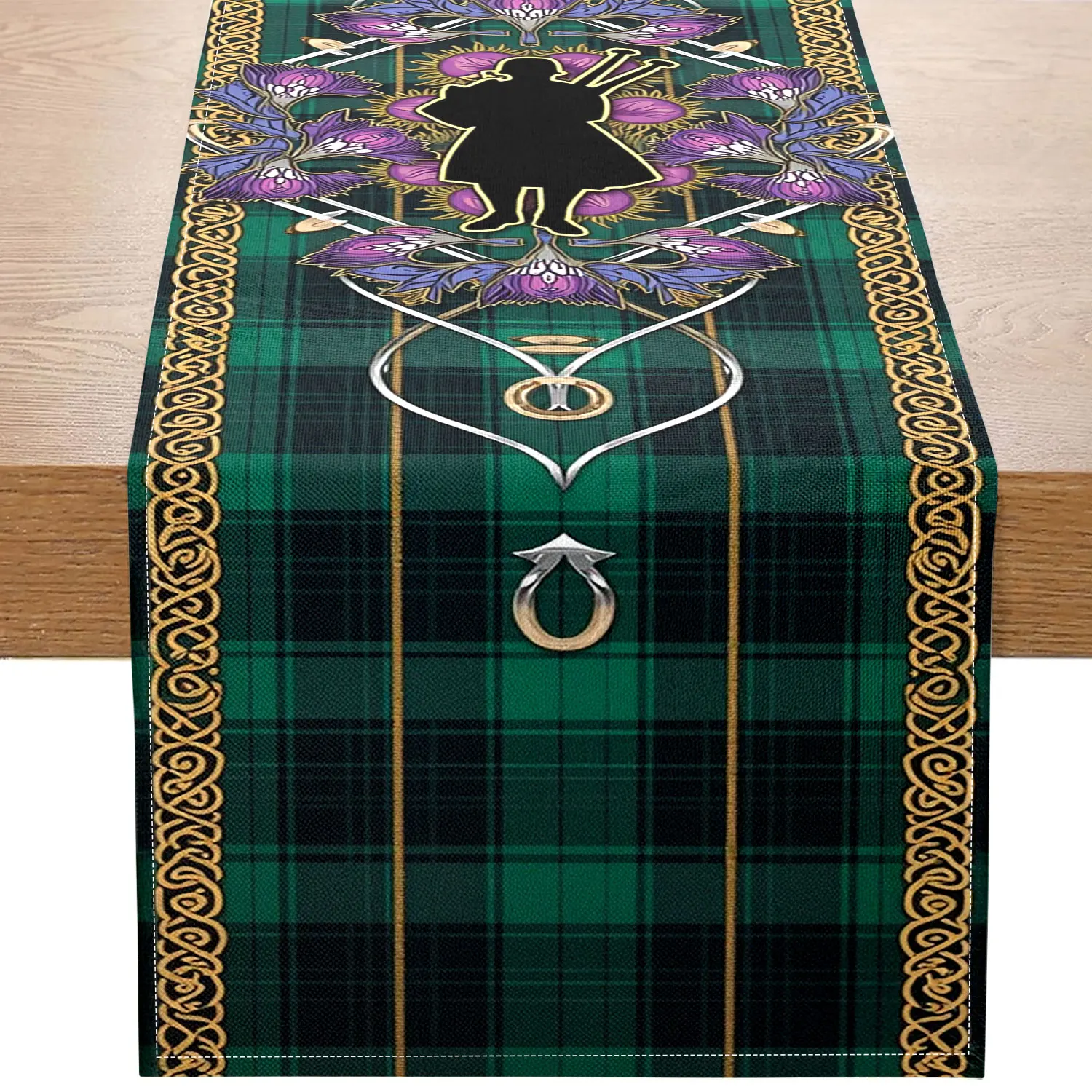 

1 Piece of Scottish Heraldic Table Runner with Thistle Flower Theme, Green Plaid, Thistle Flower and Bagpipe Player Pattern, Suitable for Scottish Cultural Theme Parties, Exotic Restaurant Decorations, Folk Art Exhibitions, Retro Style Home Decorations, C